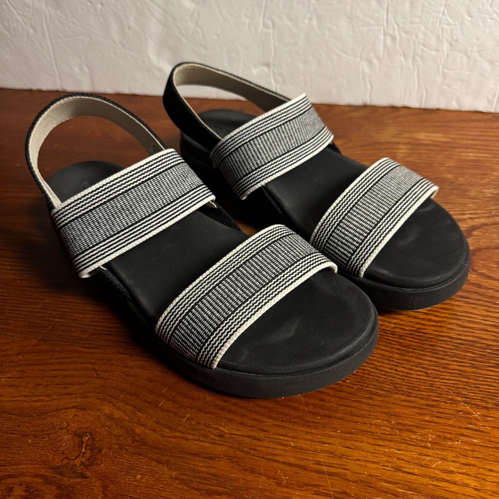 KEEN Elle Backstrap Sandals Black White Striped Platform 1030142 Womens 9.5